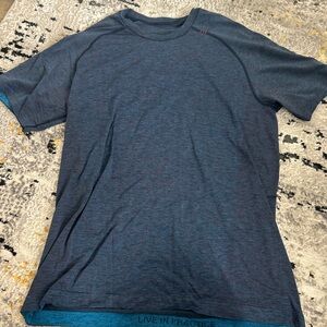 LULULEMON men’s shirt